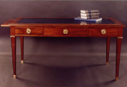 BUREAU LOUIS XVI